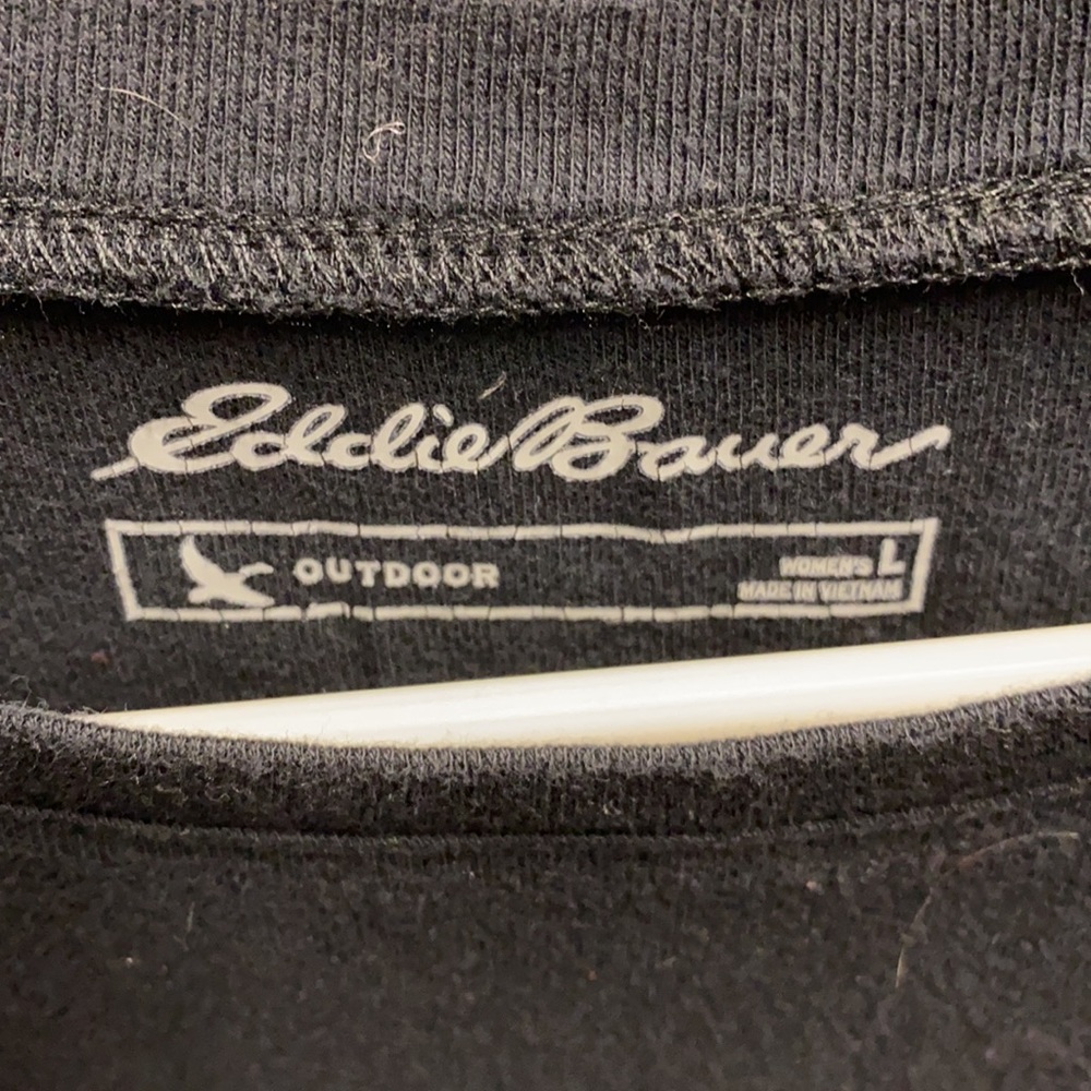 Eddie Bauer Outdoor Round Neck Tee Shirt. Black. - Picture 3 of 3